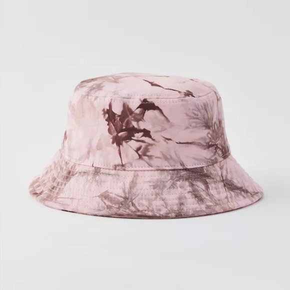 Urban Outfitters Accessories - Urban Outfitters Tie Dye Bucket Hat